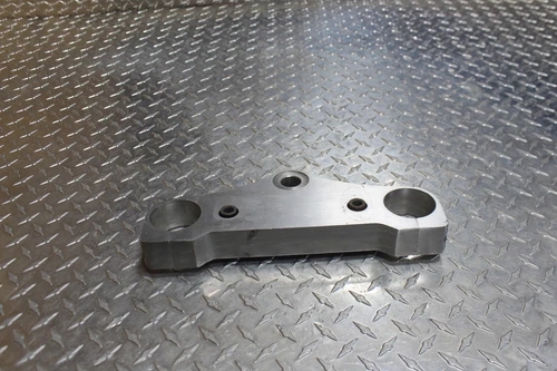 BRACKET, UPPER