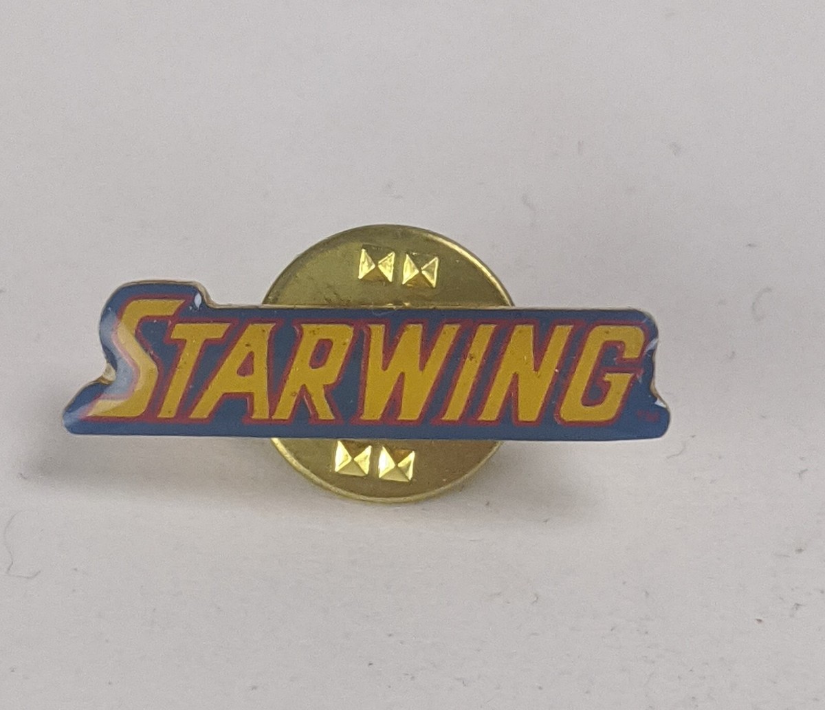 1993 SNES Nintendo StarFox StarWing Launch Promo Pin Badge Unused