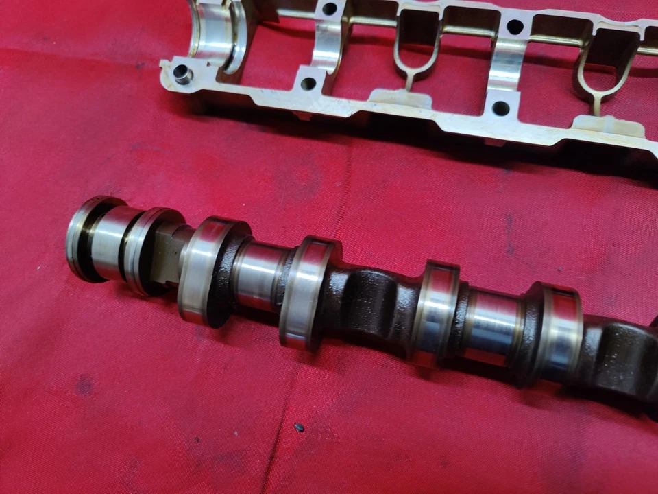 BMW 135 335 535 740 X6 Z4 MOTOR EIXO DE COMANDO DE ADMISSÃO ESQUERDA com PONTE SUPORTE DE ROLAMENTO - Imagem 3 de 4