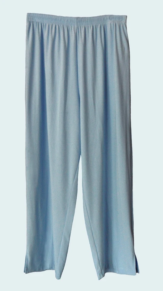 PANTALONES CORTOS MAGGIE SWEET AZUL CLARO, NUEVOS CON ETIQUETAS, ENTREPIERNA APROXIMADAMENTE 22 1/2", TALLA S Foto 2 de 3