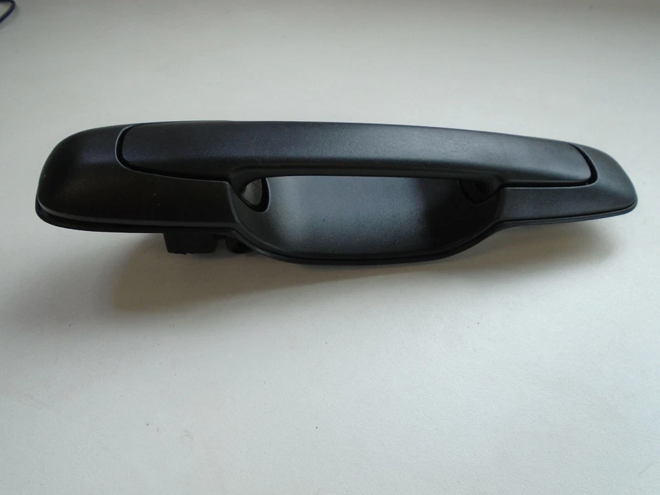 Manija de puerta exterior derecha genuina Suzuki Grand Vitara 99-05 MK2 FR 82810-65D00-5PK Foto 3 de 4