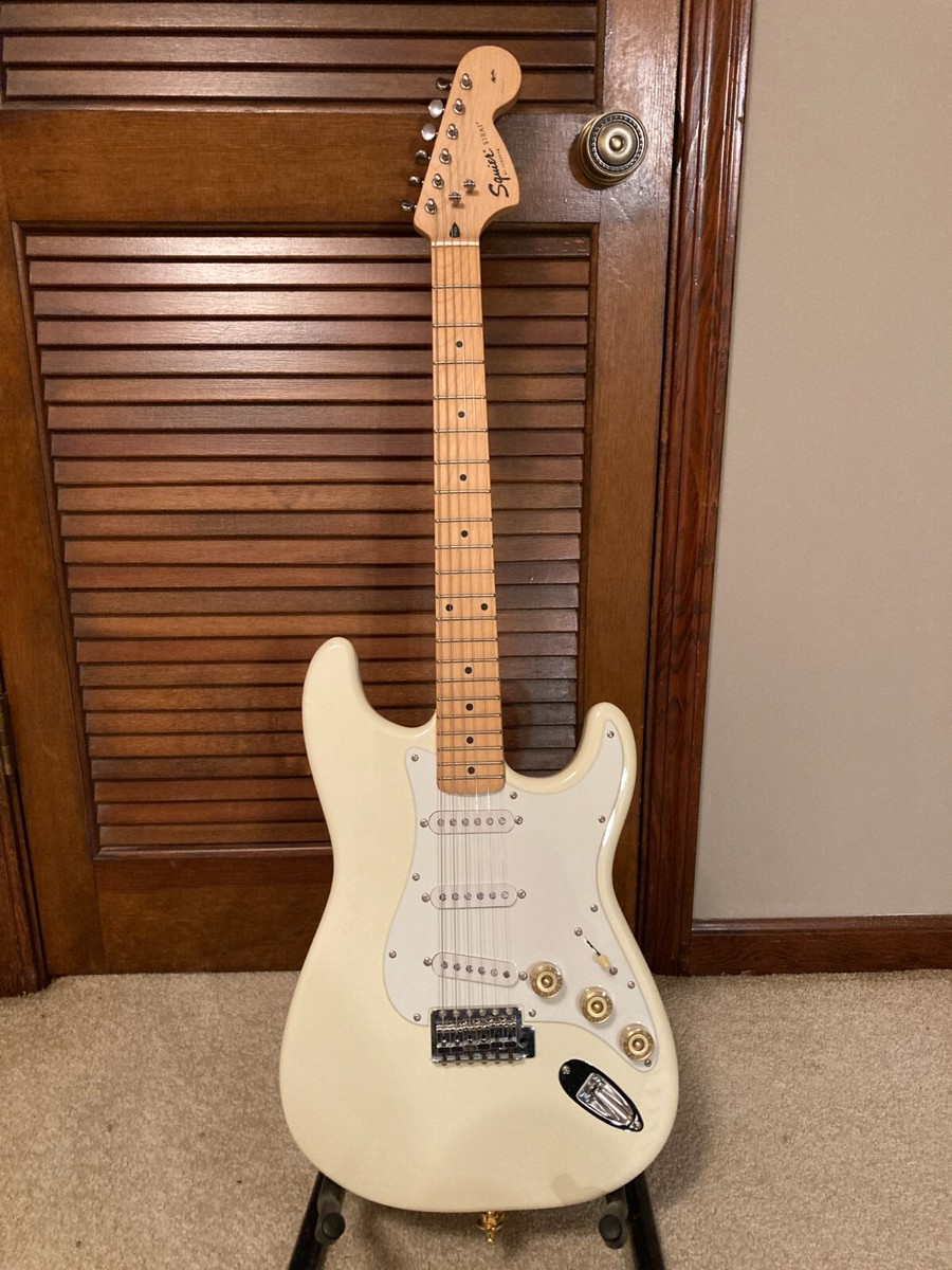 Squier by Fender stratocaster White 美品 Amazon.com: Fender Squier Affinity Stratocaster, Laurel