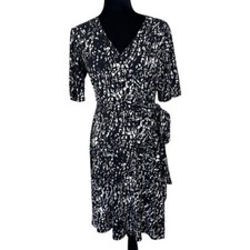 Chaps Black and white printed faux wrap v-neck short sleeve fit& flare dress M