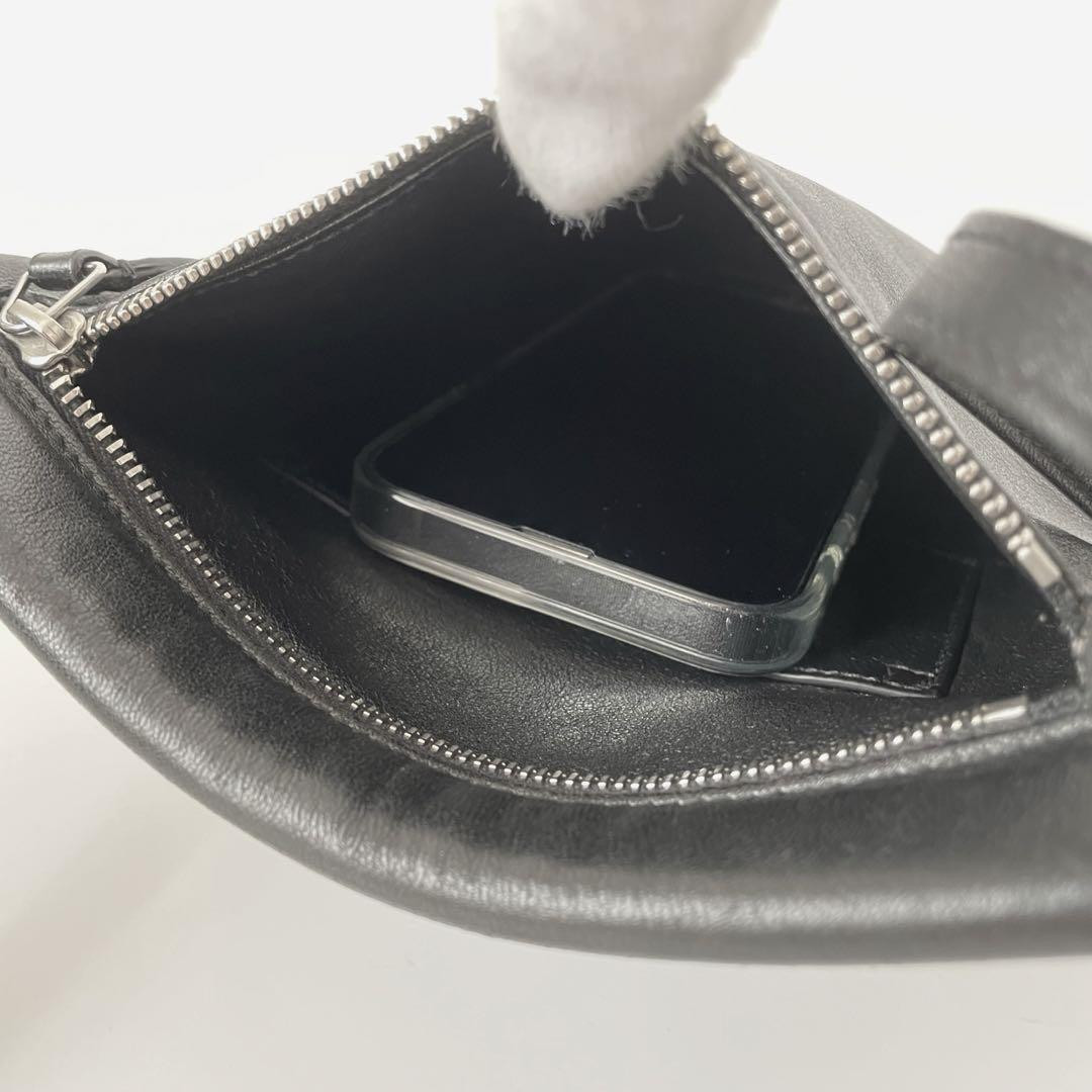 SAINT LAURENT ショルダーバッグ SID POUCH ボディバッグ SAINT LAURENT ショルダーバッグ SID POUCH ボディバッグ
