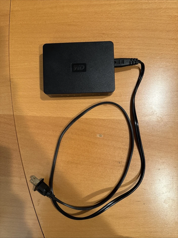 Set of 2 Western Digital (WD) Livewire 4-port network adapter WDBABY0000NBK-NESN - Image 3 of 4