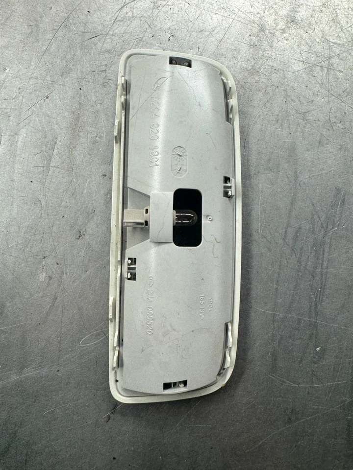 Mercedes-Benz C250 2014 techo lateral trasero domo luz superior OEM A2048204801 Foto 2 de 3