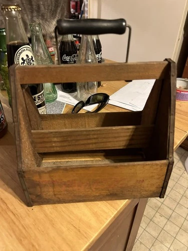 VINTAGE ADVERTISING WOODEN 6 BOTTLE CARRIER coca  COLA SODA 208-D