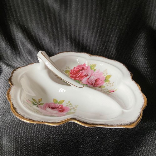 Pink roses American Beauty Divided Dish Royal Albert bone china England made - Picture 2 of 6
