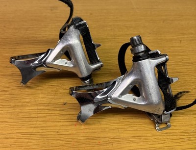 Vintage Shimano 600 Road Pedals w/ Toe Clips & Straps – Classic