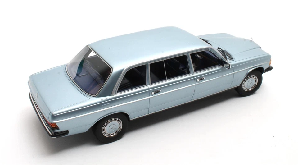 Cult Scale 1:18 1978 Mercedes-Benz W 123 Lang Diamond in Metallic Blue - Image 3 of 4