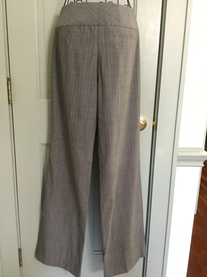 Nuevo con etiquetas Pantalón Classiques Entier Frente Plano Rayas Gris Multi 8 Pierna Acampanada Foto 2 de 4