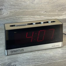 Vintage Spartus Solid State LED Digital Alarm Clock 526N Snooze Smoked Lens