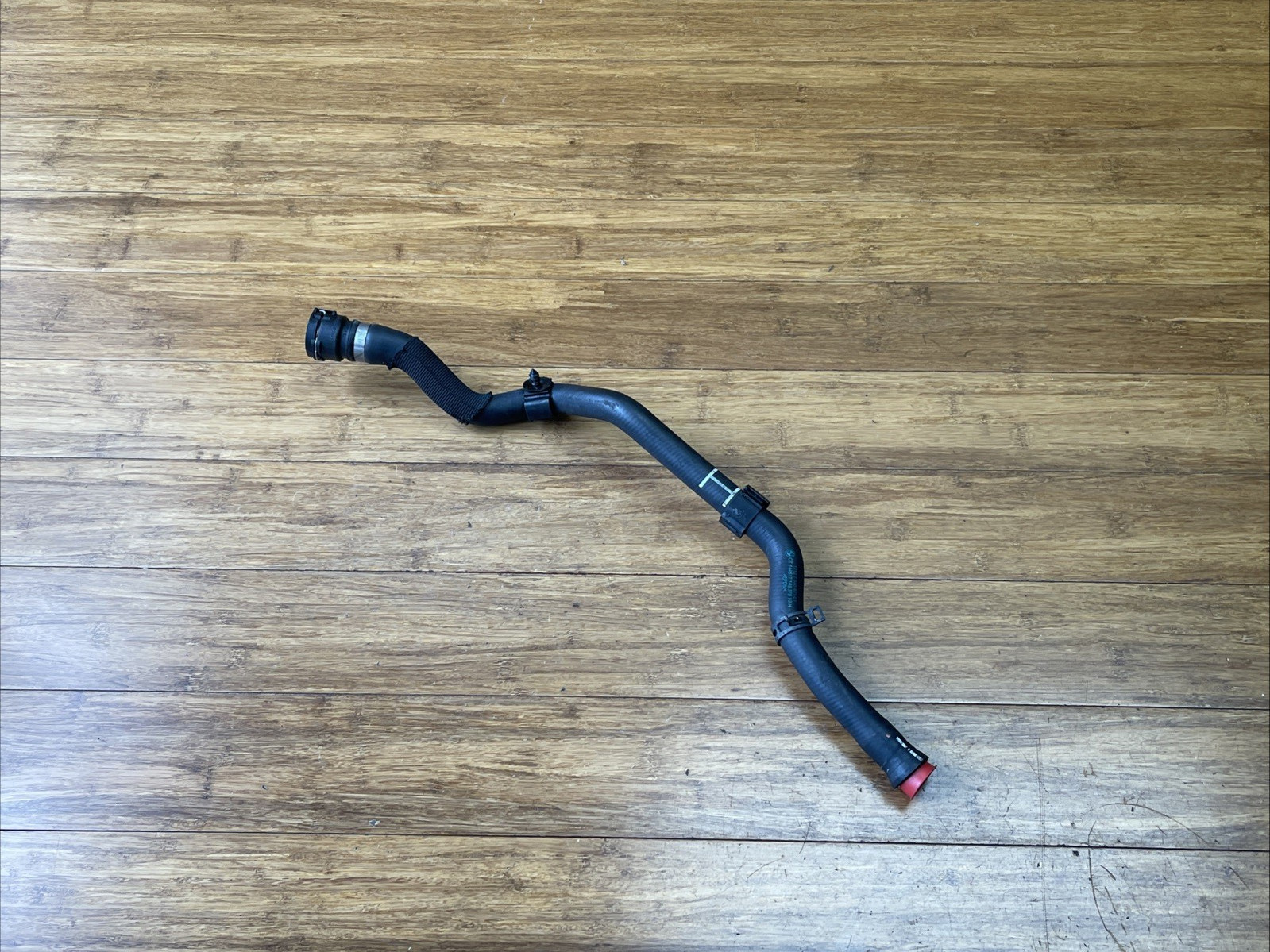 BMW i8 2015-2020 Water pump pipe
