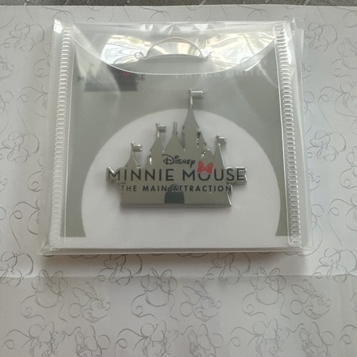 Disney Minnie Mouse Main Attraction Pin Collector Album Book + Starter Pin - Picture 3 of 4