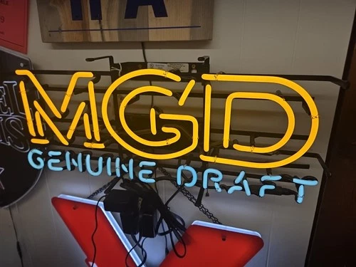 VINTAGE MGD GENUINE DRAFT BEER NEON SIGN!!