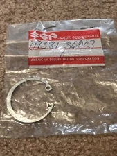 Suzuki Genuine OEM 09381-36003 Circlip New.  D