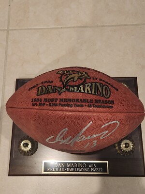 Dan Marino Signed Football Limited Edition /2000 Mounted Dan Marino Signed Football Limited Edition /2000 Mounted