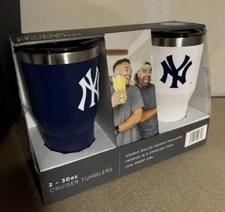 NEW IN BOX N.Y. YORK YANKEES TUMBLERS SET OF 2 30 OZ CUPS BLUE WHITE WITH STRAWS