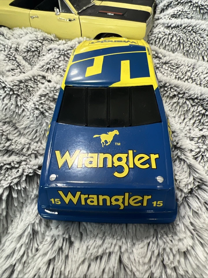 Dale Earnhardt Sr. 1982 #15 Wrangler 1982 T-Bird. ¡¡Muy raro!! 1 de 2508 ACCIÓN  Foto 4 de 4