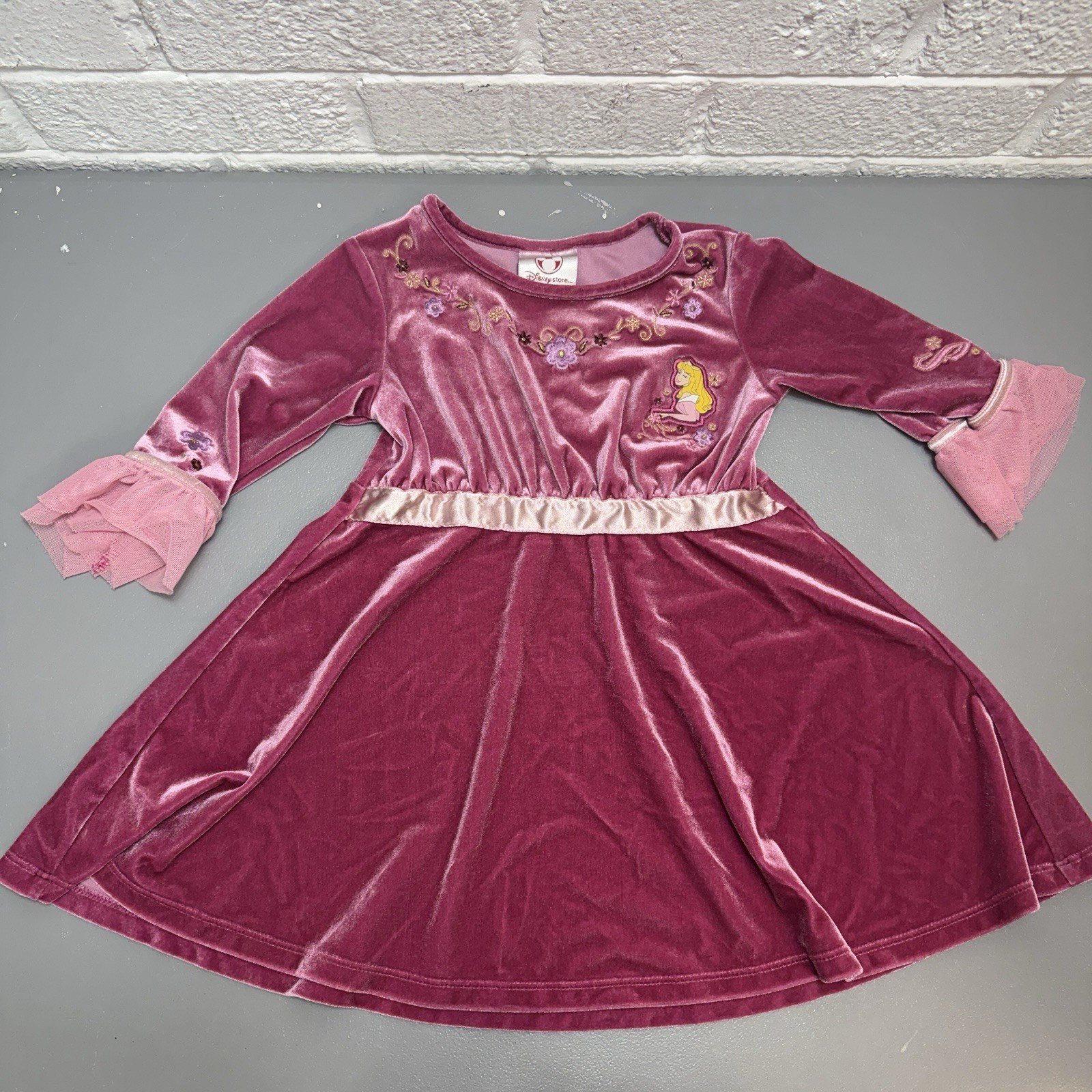 Vintage Disney Store girls' pink velvet Sleeping Beauty Aurora princess dress