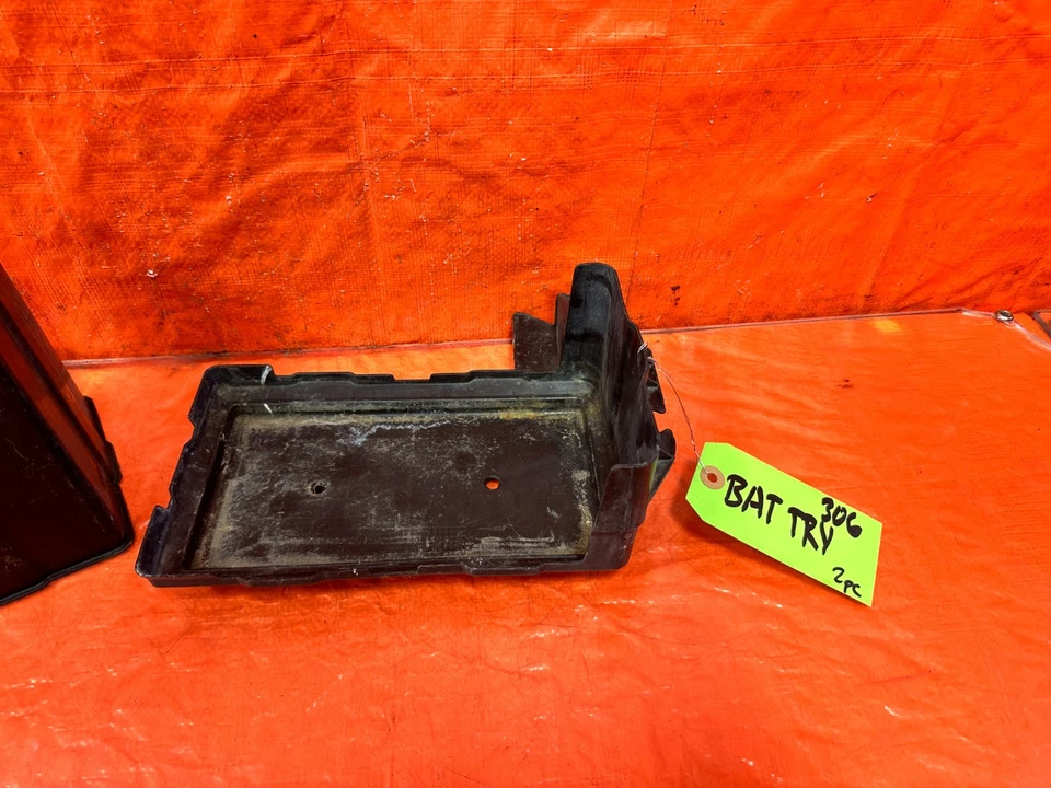 06-11 HONDA CIVIC - PROTECTOR DE BANDEJA DE BATERÍA Y ACCESORIOS DE AMARRE - OEM #307 Foto 2 de 4