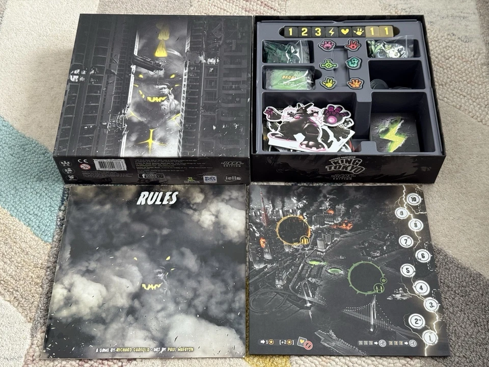 King of Tokyo: Dark Edition Board Game - COMPLETE - OOP IELLO - FREE SHIPPING - Image 2 of 4