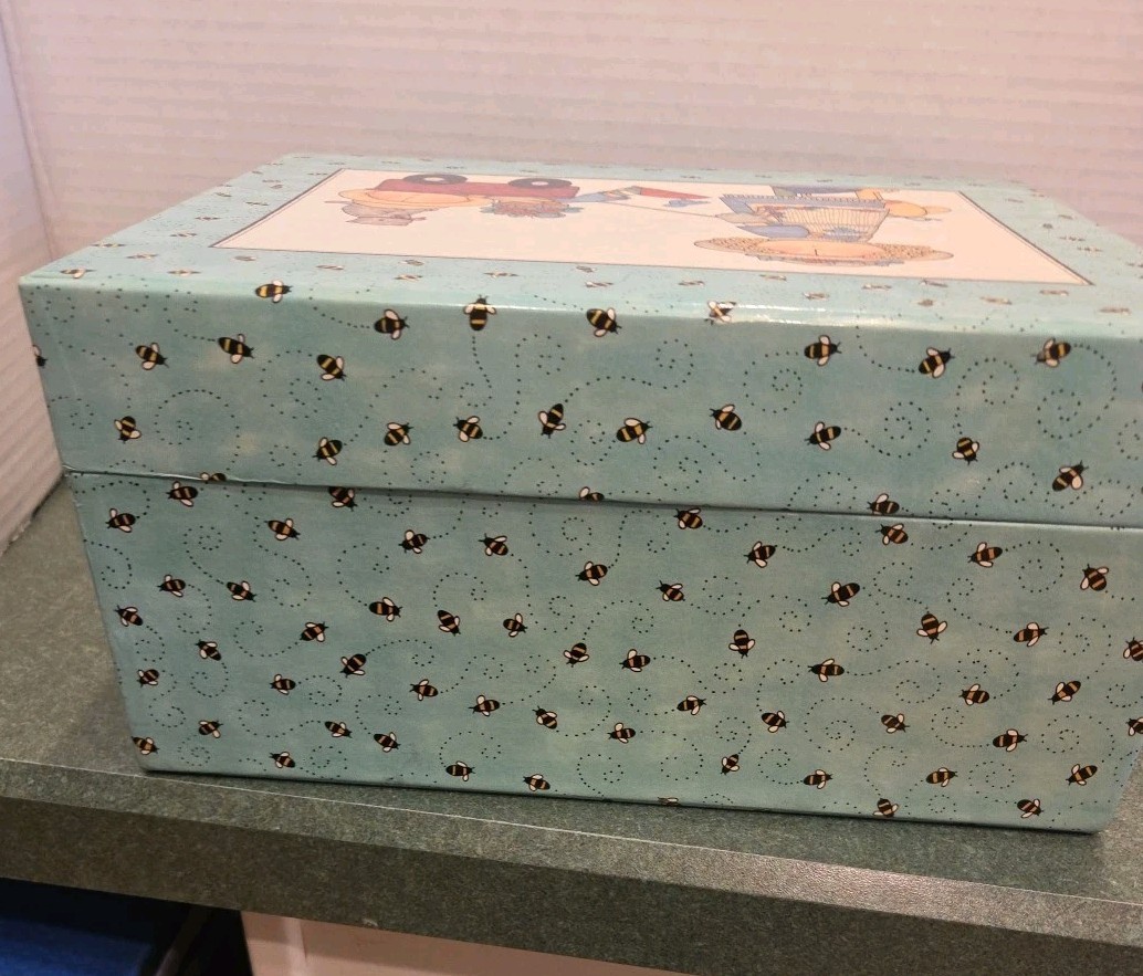 Lang And Wise Collectibles  My Red Wagon Box 1998 Sue DREAMER