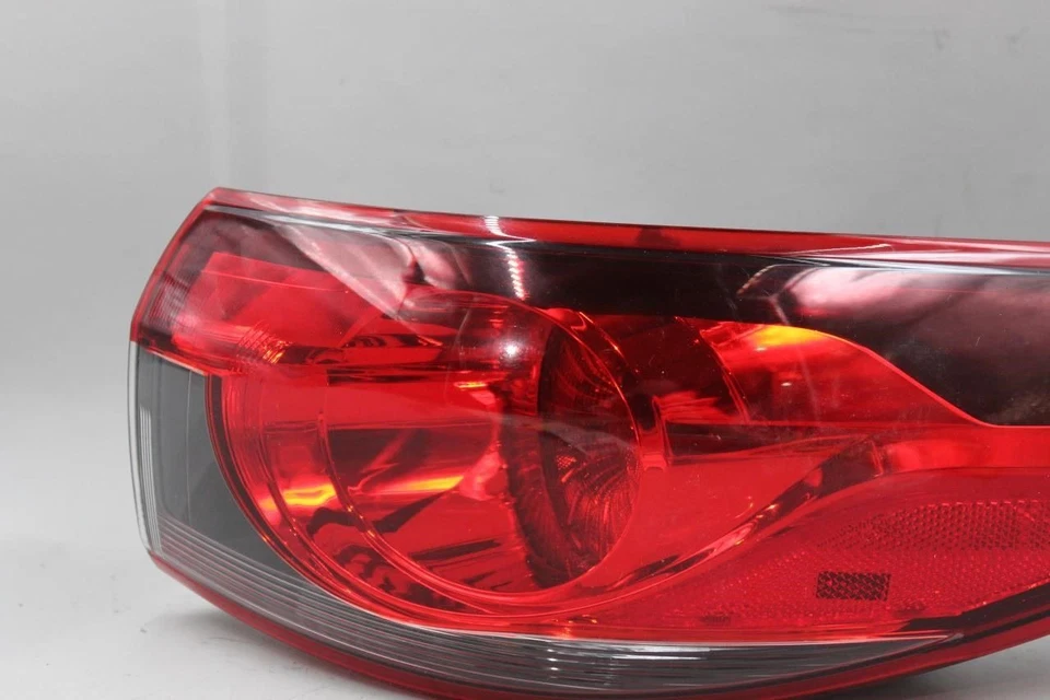 Cuarto de luz trasera para pasajero derecho montado en panel para MAZDA 6 2014-17 OEM #41313 Foto 3 de 4