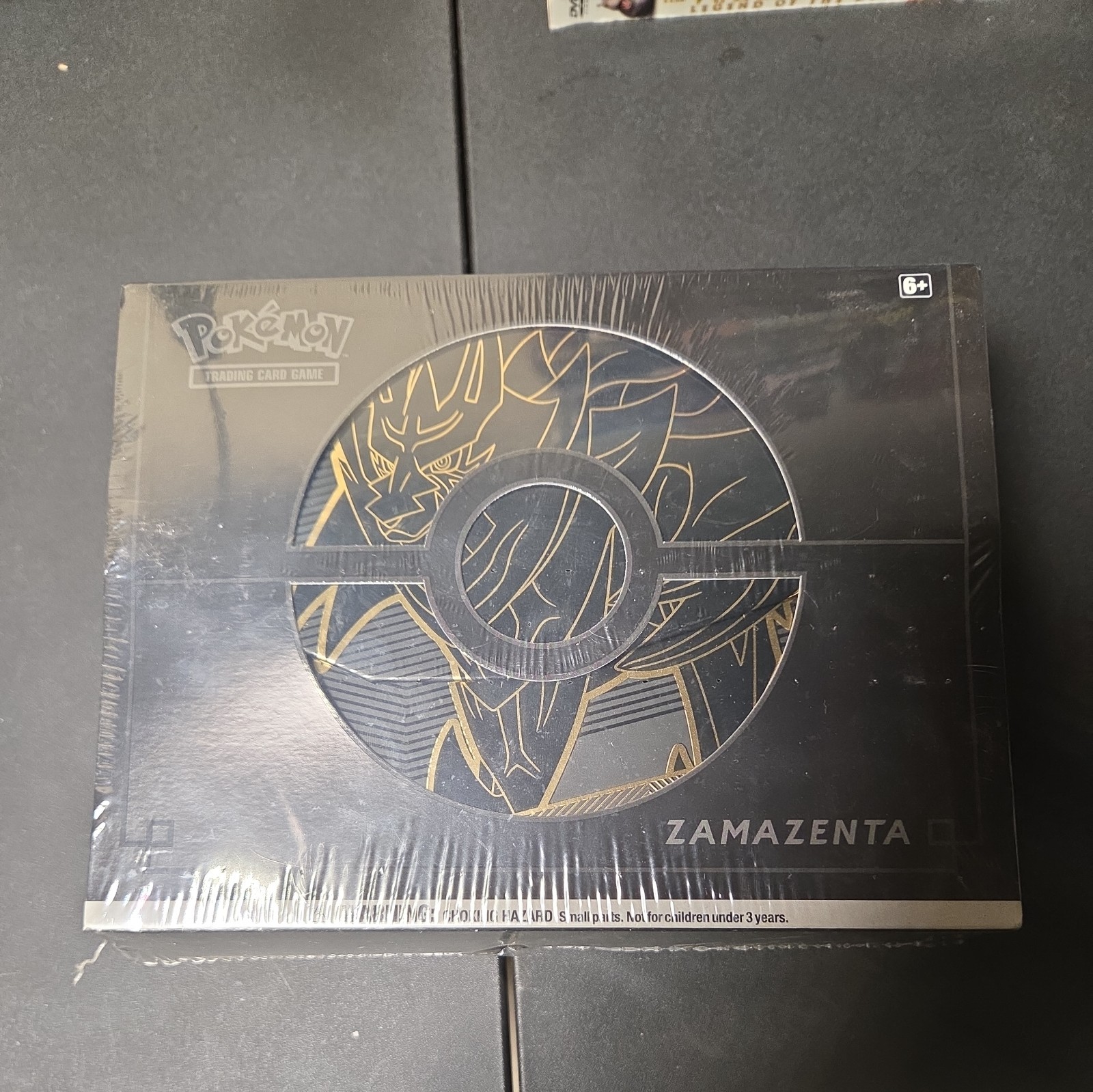 Pokémon TCG Sword & Shield Elite Trainer Box Plus Zamazenta Card Game - POK82743