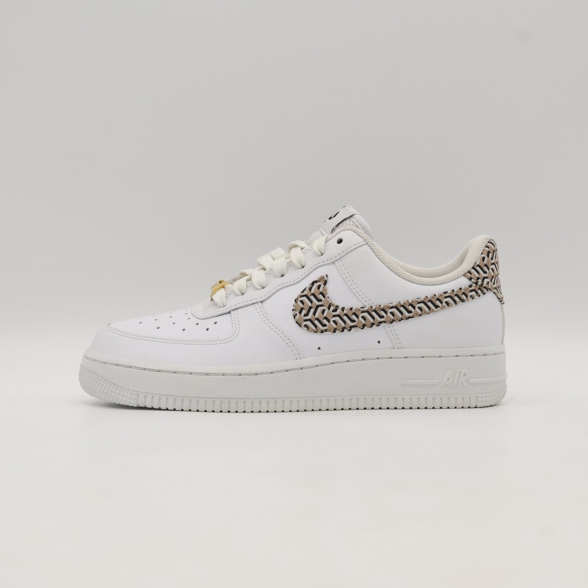Size 7.5 - Nike Air Force 1 LX United in Victory - White W for