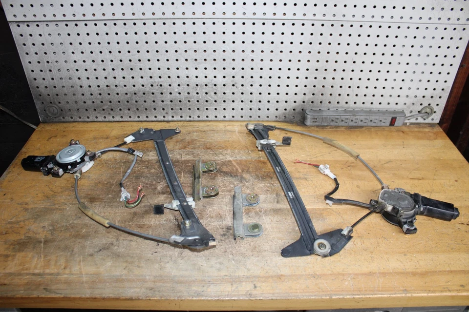 95-00 LEXUS SC300 SC400 LEFT & RIGHT SIDE WINDOW REGULATOR MOTOR - Изображение 2 из 4