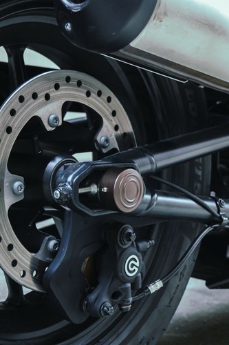 Black Rear Axle Nut Cap Covers Motorcycle For Harley Sportster S 1250 RH1250 - Picture 6 of 6