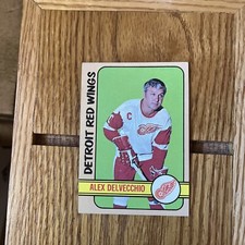 1972-73 Topps - #141 Alex Delvecchio Mint Looking .