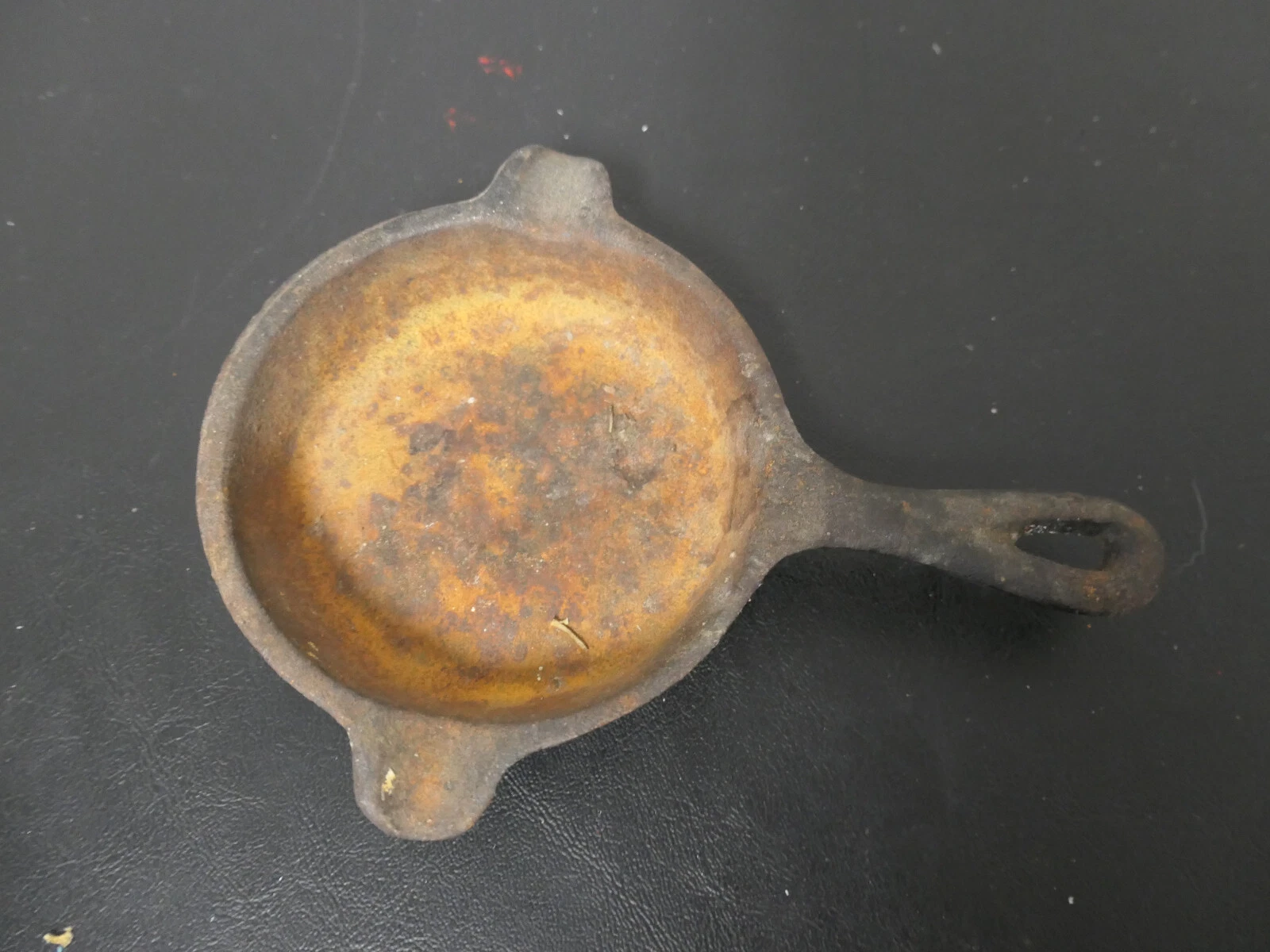 Vintage 4" Cast Iron Pan