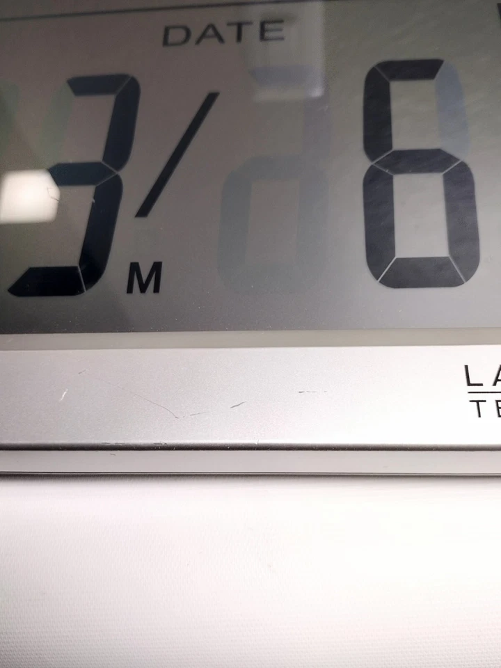 La Crosse Jumbo Digit Atomic Wall Clock 515-1316 - Rare, Retired, 19.5" x 15.5" - Image 3 of 4