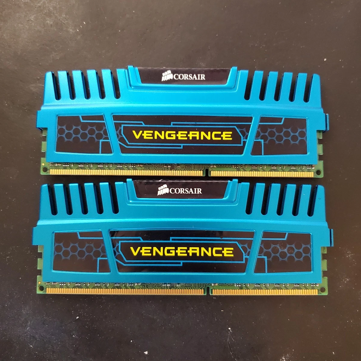Corsair Vengeance DDR3 16 Go (2×8 Go) – NEUF, jamais ouvert (Neuf avec