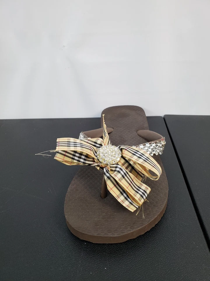 Sandalias chanclas para mujer marrón a cuadros lazo deslizable brillantes pedrería punta abierta Foto 2 de 4