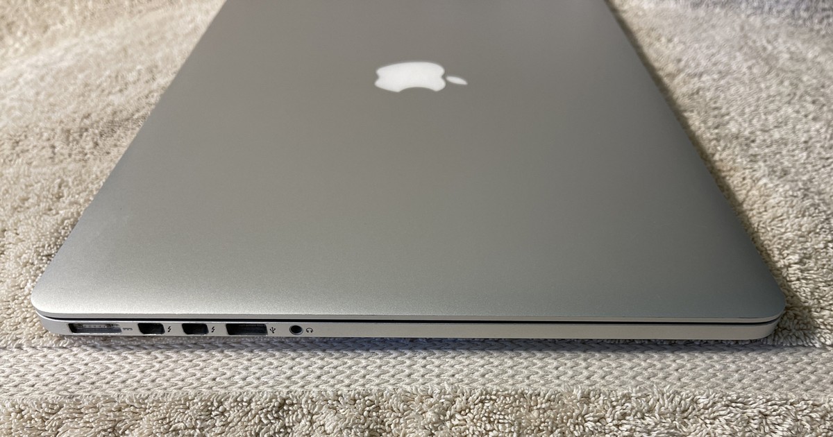 Apple MacBook Pro Retina Core i7 2.2GHz 16GB RAM 500GB SSD 15