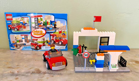 LEGO Juniors 10659 Blue Vehicle Suitcase - 100% Complete with Manual & Suitcase