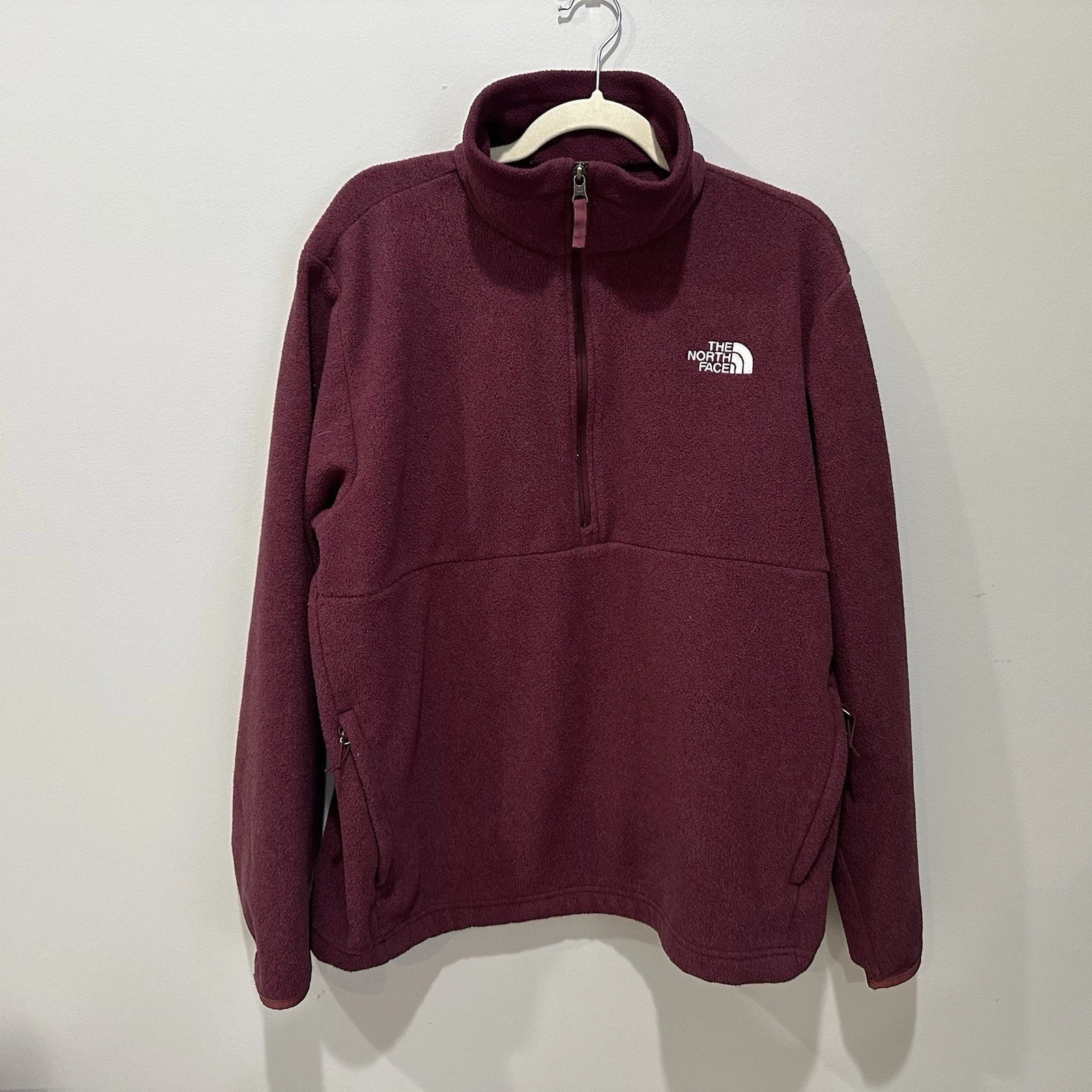 The North Face 1/4 Zip Fleece Burgundy athletic hiking activewear men’s large