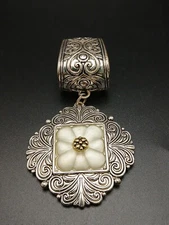VINTAGE silver tone frosted lucite textured scroll flower design 3.5" Scarf clip