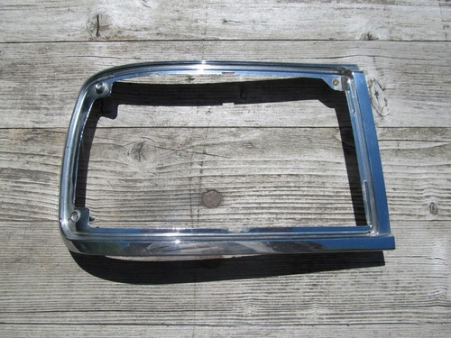 6321-1356939 -  BMW 1602 bis 2002tii Chromrahmen Rücklicht links - 6321-1356939