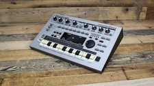 Roland MC-303 Groovebox Synthesizer Drum Machine Sequencer Excellent