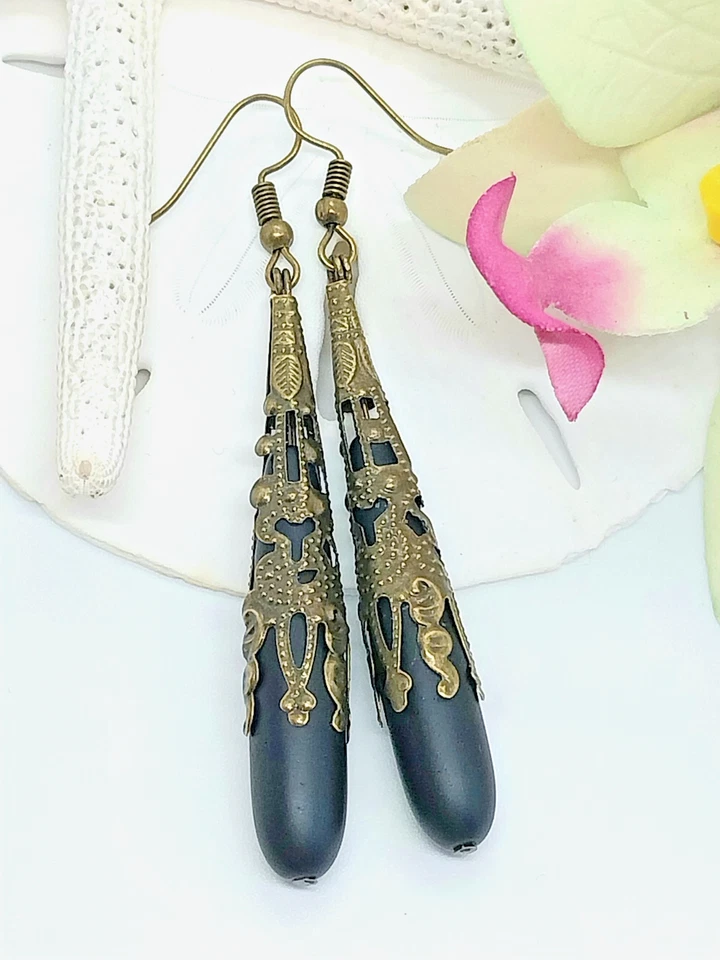 Серьги из непрозрачного черного и бронзового длинного каплевидного морского стекла в старинном стиле - Изображение 3 из 3