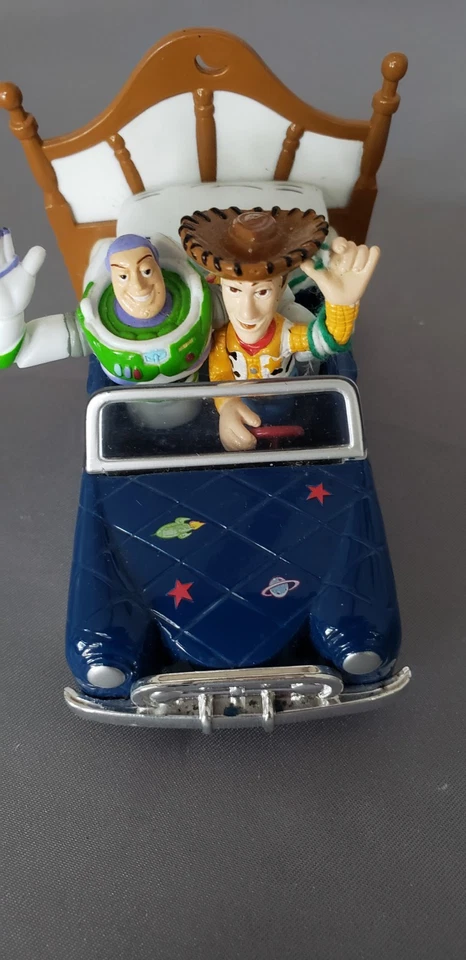 DISNEY TOY STORY Buzz Lightyear y Woody Die Cast Coche Cama Sin Caja Foto 2 de 4