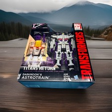 2015 Voyager ASTROTRAIN & DARKMOON   Transformers Generations Titans Return