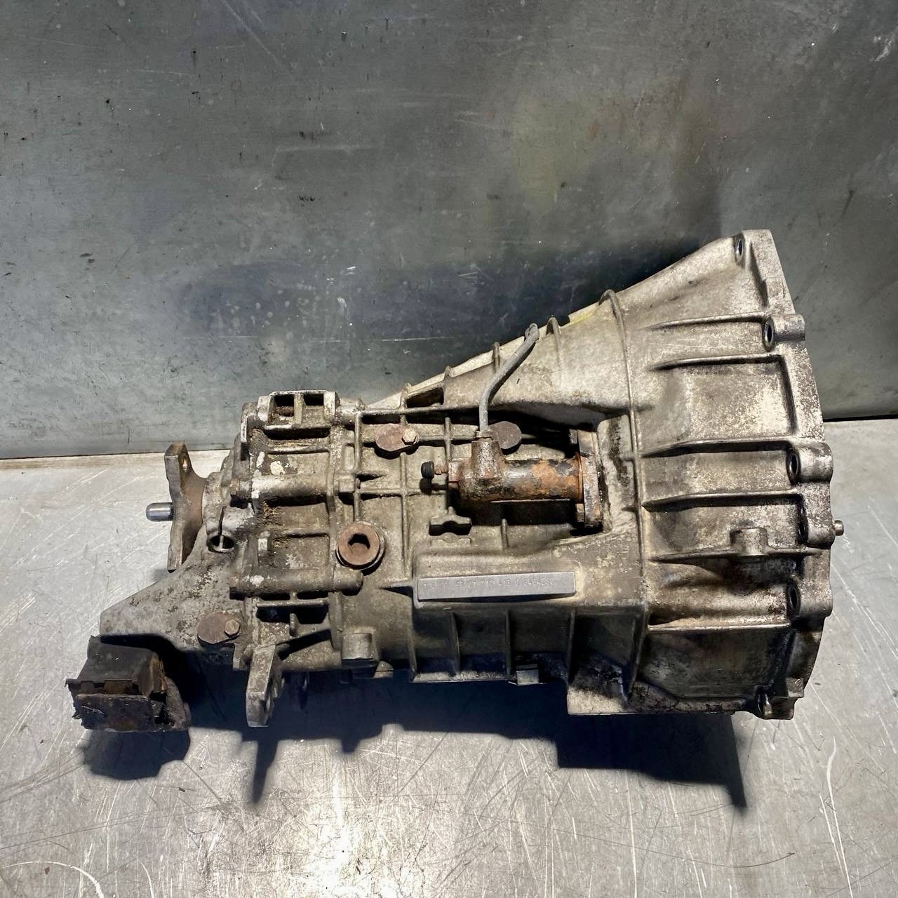 Mercedes-Benz W124 W202 W201 Manual Transmission Gearbox 717.413 5-Speed