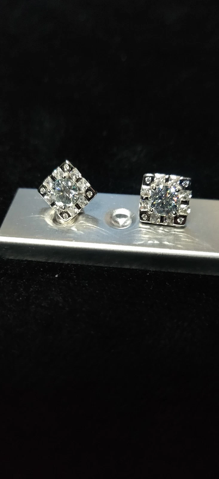 Picture 1 of 5