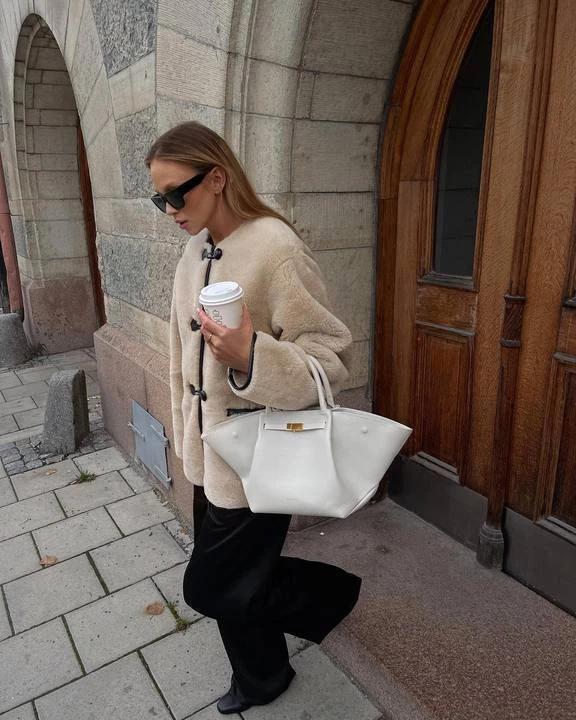 Hot Faux Fur Fleece Single-Breasted Long Sleeves Jacket - Image 4 of 4