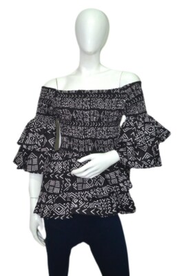 Afrikanische Kleidung für Damen. Gesmoktes elastisches Oberteil.